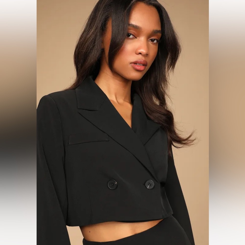 Lulu’’s Suit 'Em Up Black Double-Breasted Cropped Blazer